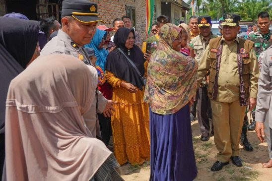 Tinjau Banjir, Masyarakat Rimba Melintang Rokan Hilir Ucapkan Terima Kasih Kepada Gubernur Edy Nasution