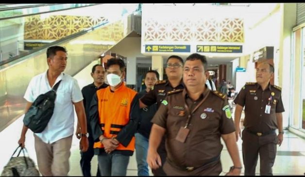 Bersembunyi di Luar Kota, DPO Kejati Riau Diamankan Tim Tabur Kejagung
