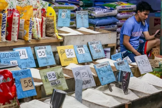 Meski Pasokan Melimpah, Filipina Kesulitan Turunkan Harga Beras
