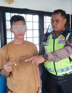 Dihentikan Polisi karena Tak Pakai Helm, Pengendara di Pekanbaru Ketahuan Bawa Sabu
