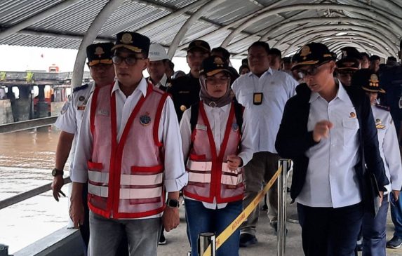 Tinjau Pelabuhan Pelindo di Dumai, Menhub Budi Karya Kunker ke Riau