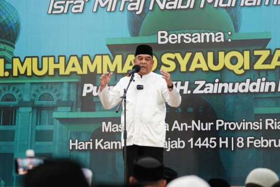 Gubri Hadiri Isra Miraj di Masjid Raya Annur