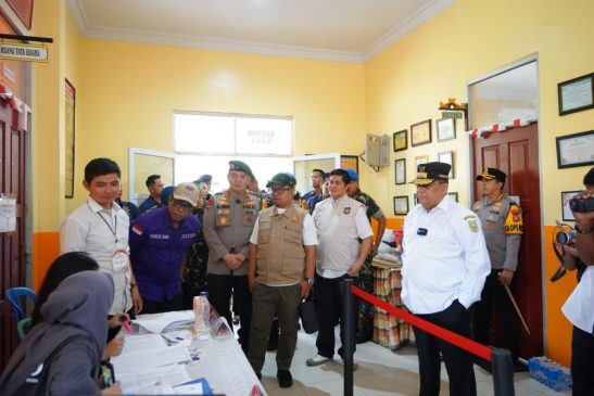 Gubri Tinjau 3 TPS di Pekanbaru