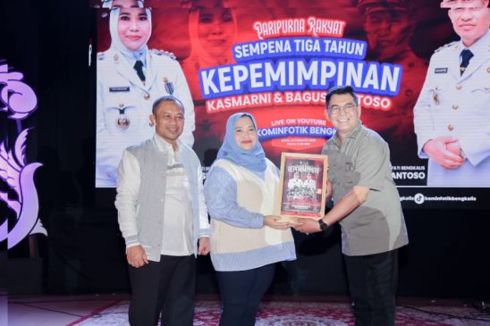 Masyarakat Tumpah Ruah Pada Paripurna 3 Tahun Kepemimpinan Bupati Kasmarni dan Bagus Santoso