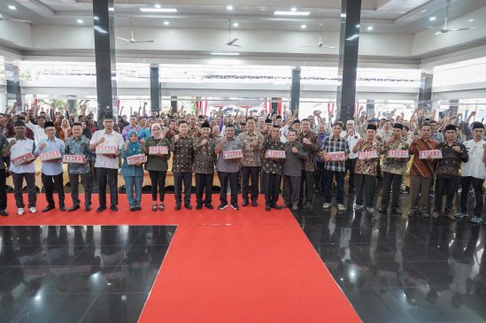 Sambut Lebaran, Pj Bupati Apriyadi Beri Bingkisan untuk RT/RW dan Kadus di Sekayu