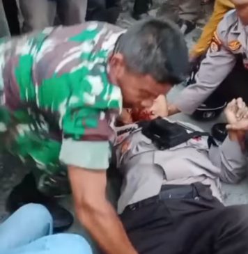 Kasatlantas dan Kapolsek di Kuansing Terjatuh Gunakan Paramotor dari Udara
