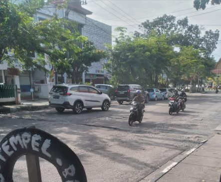 PDAM Akan Aspal Bekas Galian Bulan Ini