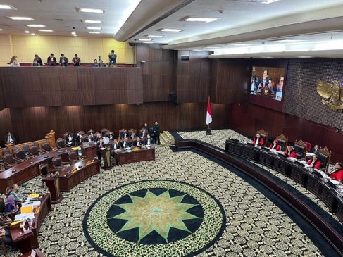 Sidang di MK, Yusril: Kalau Jokowi Dukung Prabowo, Apa Masalahnya
