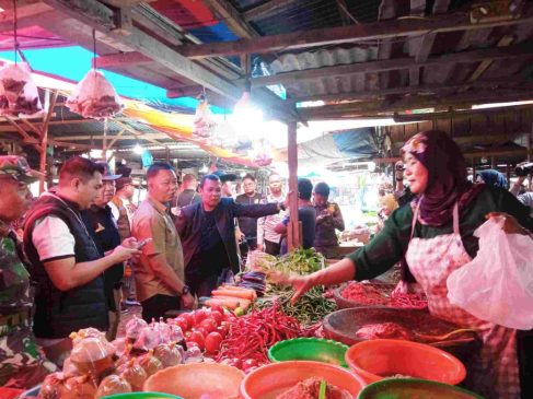 Suplai dari Sumbar Berkurang, Harga Cabai Merangkak Naik