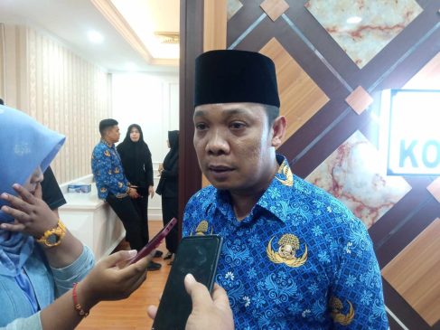 Pj Walikota Pekanbaru Minta Penertiban Tiang Reklame Ditindaklanjuti