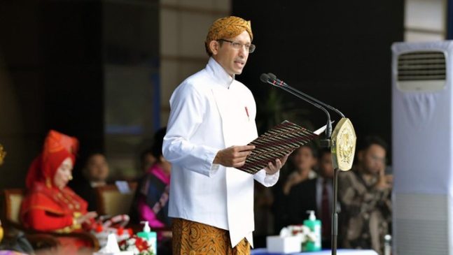 Nadiem Batalkan Kenaikan UKT Tahun 2024
