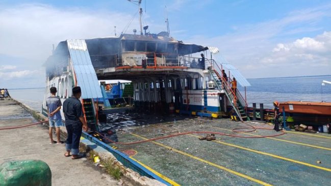 KMP Permata Lestari I Terbakar