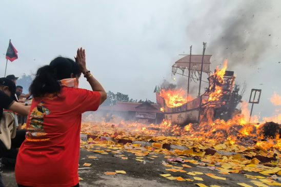 Peruntungan Etnis Tionghoa Bagansiapiapi pada Ritual Bakar Tongkang