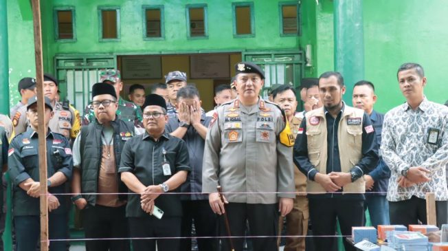 Pastikan Keamanan Terjaga, Kapolda Riau Pantau PSU Pileg di Kepulauan Meranti