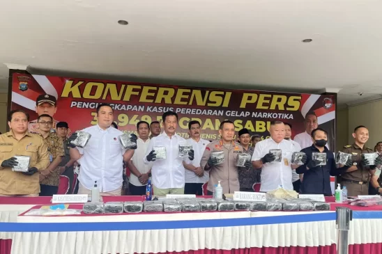Polresta Barelang Tangkap 3 Tersangka Pembawa 35,5 Kg Sabu dari Malaysia