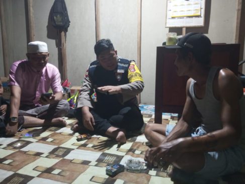 Mandi di Sungai, Pria di Inhil Diterkam Buaya