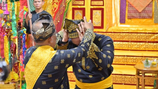 LAMR Inhu Beri Gelar Adat Datuk Seri Indra Bijaksana Negeri pada Kapolres Inhu