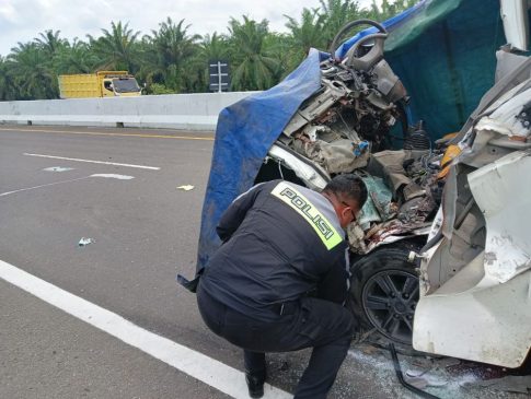 Satu Penumpang Meninggal Dunia, Kecelakaan di Tol Pekanbaru-Dumai