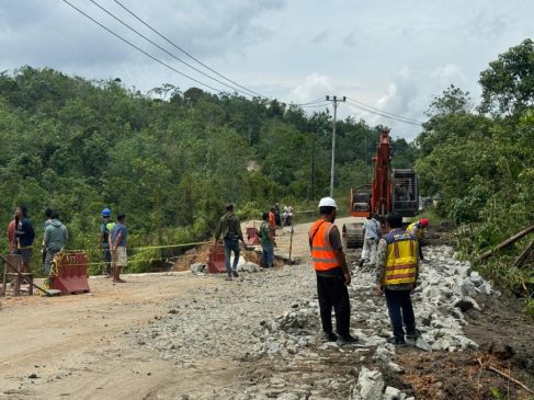 Terjadi Longsor, BPJN Riau Gesa Perbaikan Jalan Lintas Sumbar-Riau