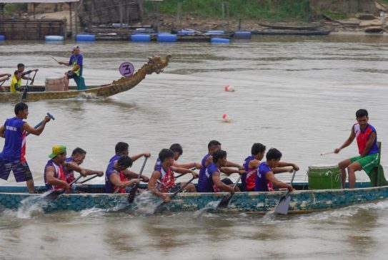 Sekdaprov Riau Buka Pacu Sampan Buluh Cina