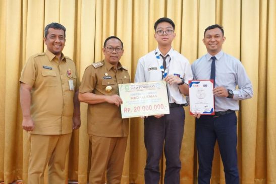 Pj Gubri Apresiasi Peraih Medali Emas Olimlpiade Fisika Internasional
