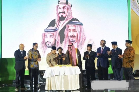 Hari Nasional Arab Saudi ke-94 Dimeriahkan Pesta Kembang Api
