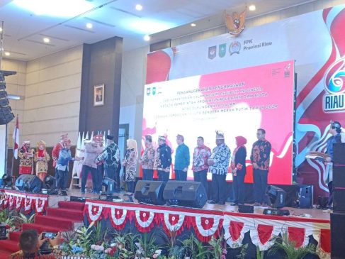 Pekanbaru Raih Penghargaan Pembagian 10 Juta Bendera