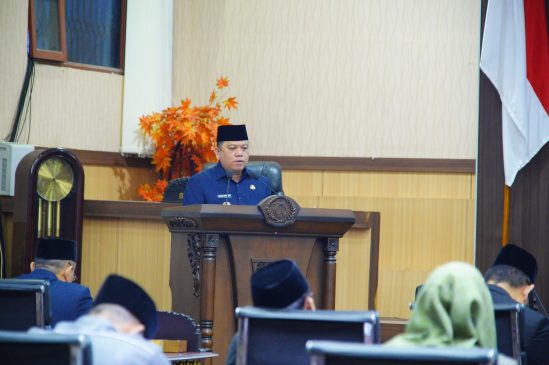 Pj Bupati H Sandi Jawab Pandangan Umum Fraksi-fraksi DPRD Muba