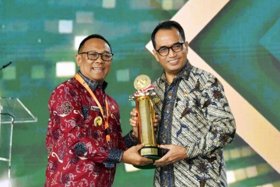 Pemprov Riau Terima Penghargaan Wahana Tata Nugraha 2024
