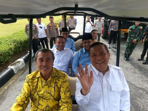 Tiga Bapaslon Gubri Tampak Akrab