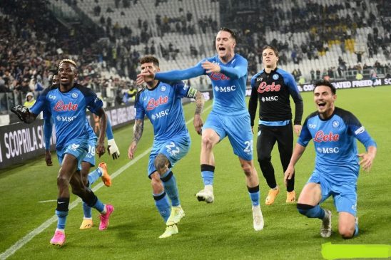 Nyaman di Puncak Klasemen, Napoli Tekuk Como 3-1