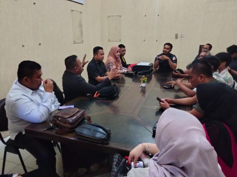Tim Kuasa Hukum BERTUAH Laporkan Oknum Panwas ke Bawaslu Riau