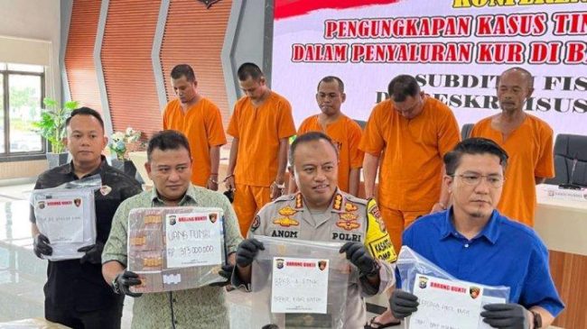 Korupsi Berjamaah, Para Tersangka Beli Mobil dan Buka Kebun Sawit