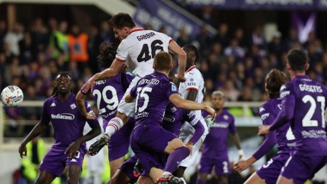 Fiorentina Tundukkan AC Milan