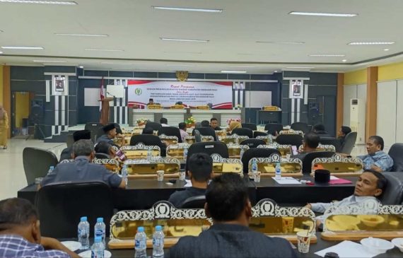Sempat Bersitegang, AKD DPRD Inhu Akhirnya Terbentuk
