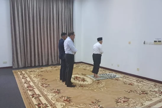 Wapres Pimpin Shalat Berjamaah dengan PM Malaysia