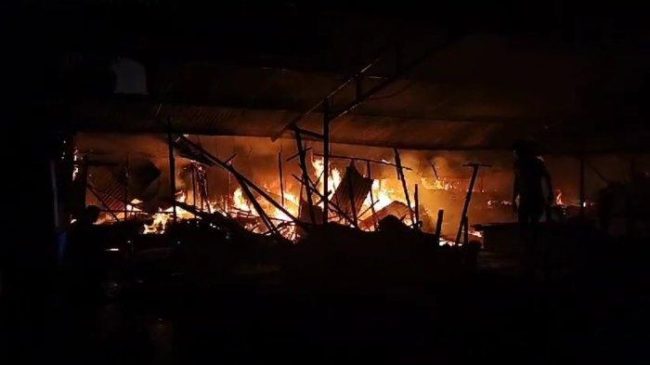 Terbakar, Puluhan Kios Habis Dilalap Si Jago Merah di Dumai