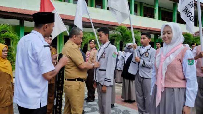 Pj Bupati Meranti Ingatkan Pelajar tak Terlalu Tergoda Media Sosial