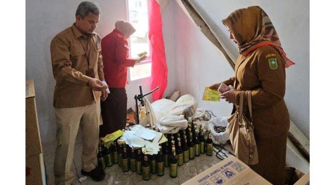 Ribuan Botol Obat Tradisional Tak Berizin Ditemukan di Rimbo Panjang Kampar