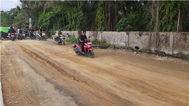 Overlay Jalan Bangau Sakti Harus Tuntas dalam Dua Bulan Ini