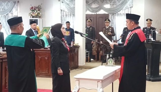 Sumiartini Jadi Perempuan Pertama Jabat Ketua DPRD Rohul