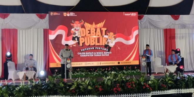 Saling Sindir, Debat Publik Pilkada Tanah Datar Berlangsung Panas