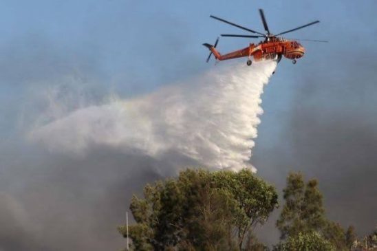 4 Heli Water Bombing Dikerahkan Bantu Padamkan Kathutla di Riau