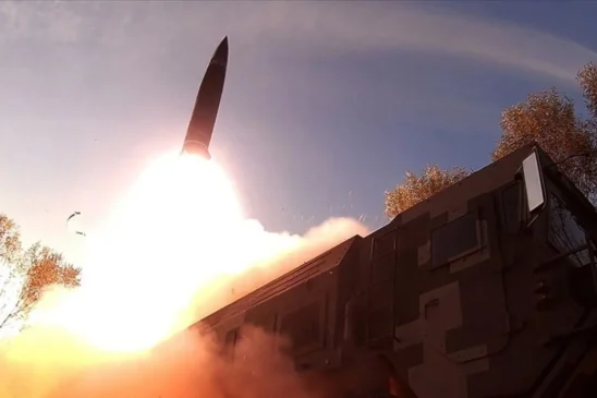 Kim Jong Un Luncurkan Rudal Antar-Benua