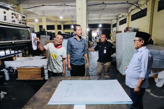 KPU Riau Pastikan Sebagian Logistik Pilgub Sudah Tiba