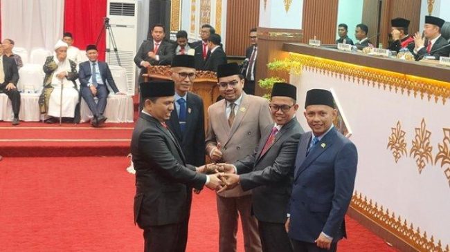 5 Fraksi di DPRD Pekanbaru Desak Isa Lahamid Segera Tetapkan Pimpinan DPRD Defenitif