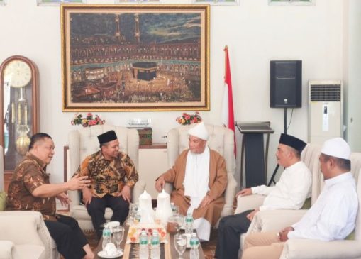 Paslon Gubernur Riau Nomor 1 Silaturahmi dengan Tuan Guru Syekh H Ismail Royan