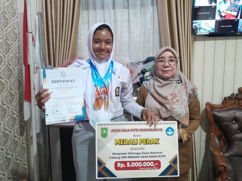 Siswi SMAN 9 Pekanbaru Raih Empat Medali di Ajang Renang