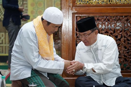 Bangun Spiritual dan Keagamaan, HM Wardan-Syamsuddin Uti Jalankan Maghrib Mengaji