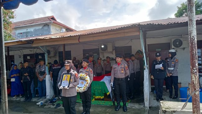 Kapolres Sibolga Pimpin Upacara Pemakaman Aipda Siswa Darma Harahap